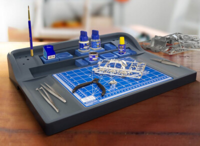 Revell 39085 Work Station der Arbeitsplatz für den kompletten Modellbau NEU