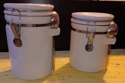OGGI 2 Piece Locking Ceramic Canister Set ( 7 3/4''  & 7'' ) with Scoops/Spoons