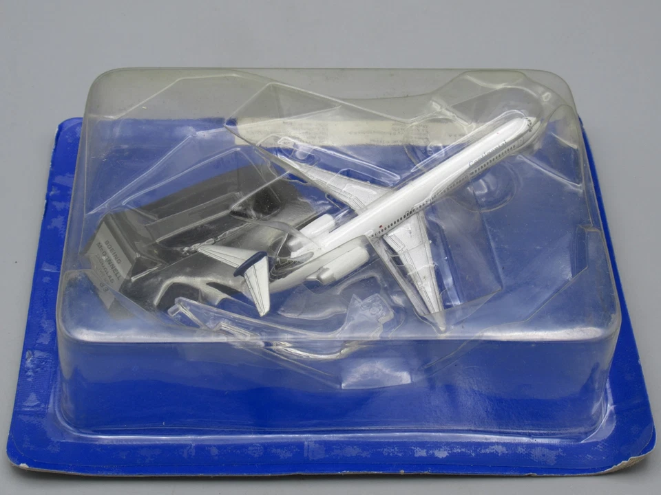 Avions de ligne - Boeing McDonnell Douglas MD-83 Continental - Photo 1/1