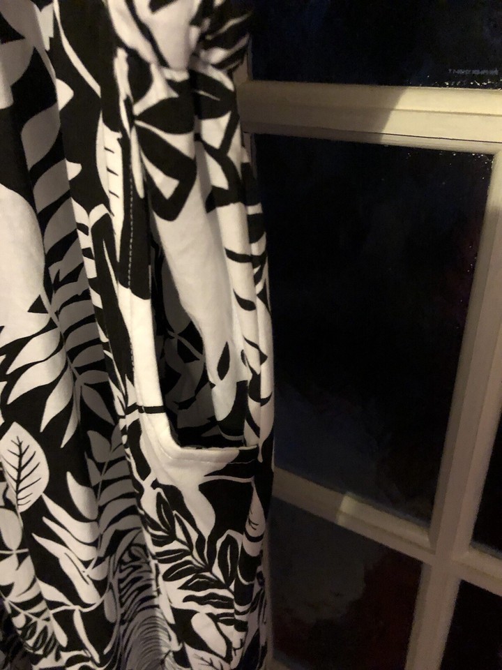 Yours Size 3032 Plus Size Ladies Maxi Dress. Black And White. New With