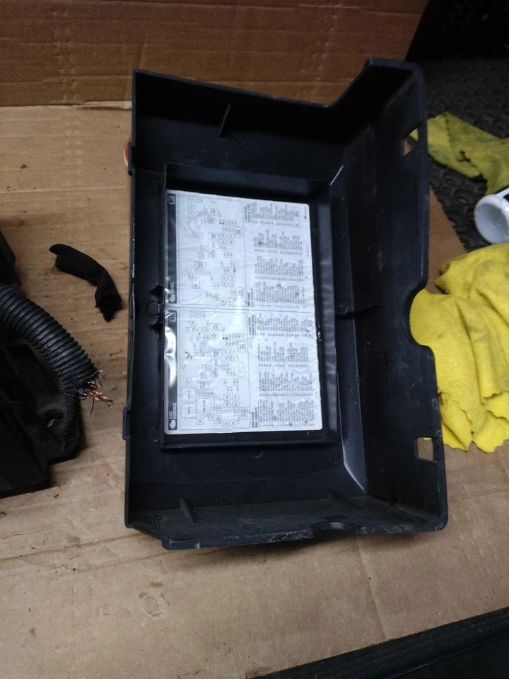 Motor de caja de fusibles usado para: Chevrolet Tahoe 2009 6,0 grado A Foto 2 de 4