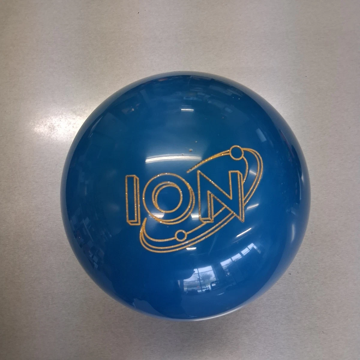 Storm Ion Pro Solid bowling ball 14 LB. new ball in the box #036