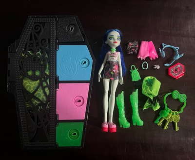 #ad Monster High Skulltimate Secrets Neon Frights Ghoulia Yelps Doll W Locker $36.95