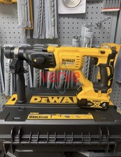 1pcs NEW DEWALT DCH133 Multifunctional Hammer (4.0 Battery 1+115 Charger 1)