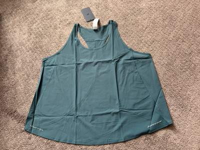 Fabletics Women s One Lite Tank Storm Slate Size XXL/1X $44.95
