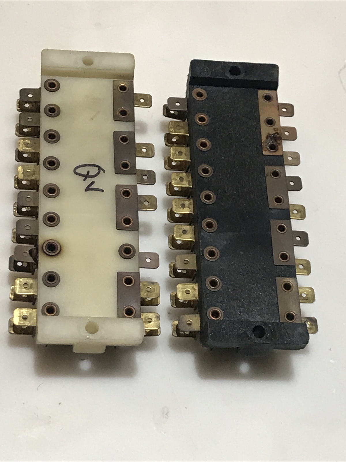 1984 Ferrari 308 QV Fuseblocks OEM