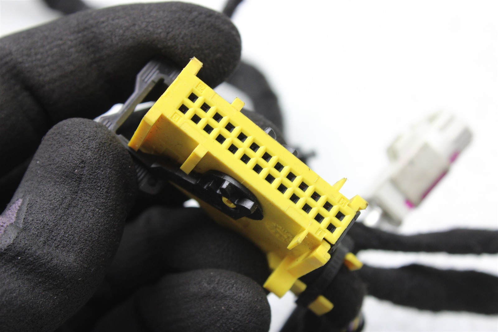 McLaren Artura 2025 Wiring harness P/N 16MB472CP