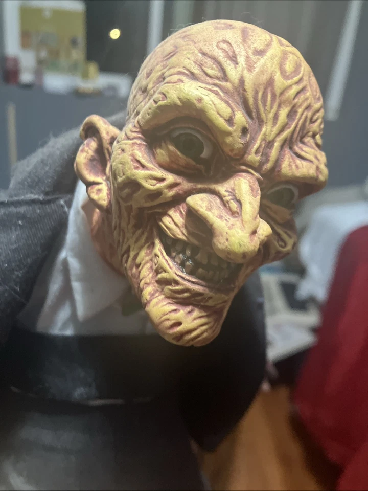 2007 Mezco 系列 2 毛绒榆树街 3 Freddy Krueger Tuxedo Tux Robert Englund — 第 2/4 张图片