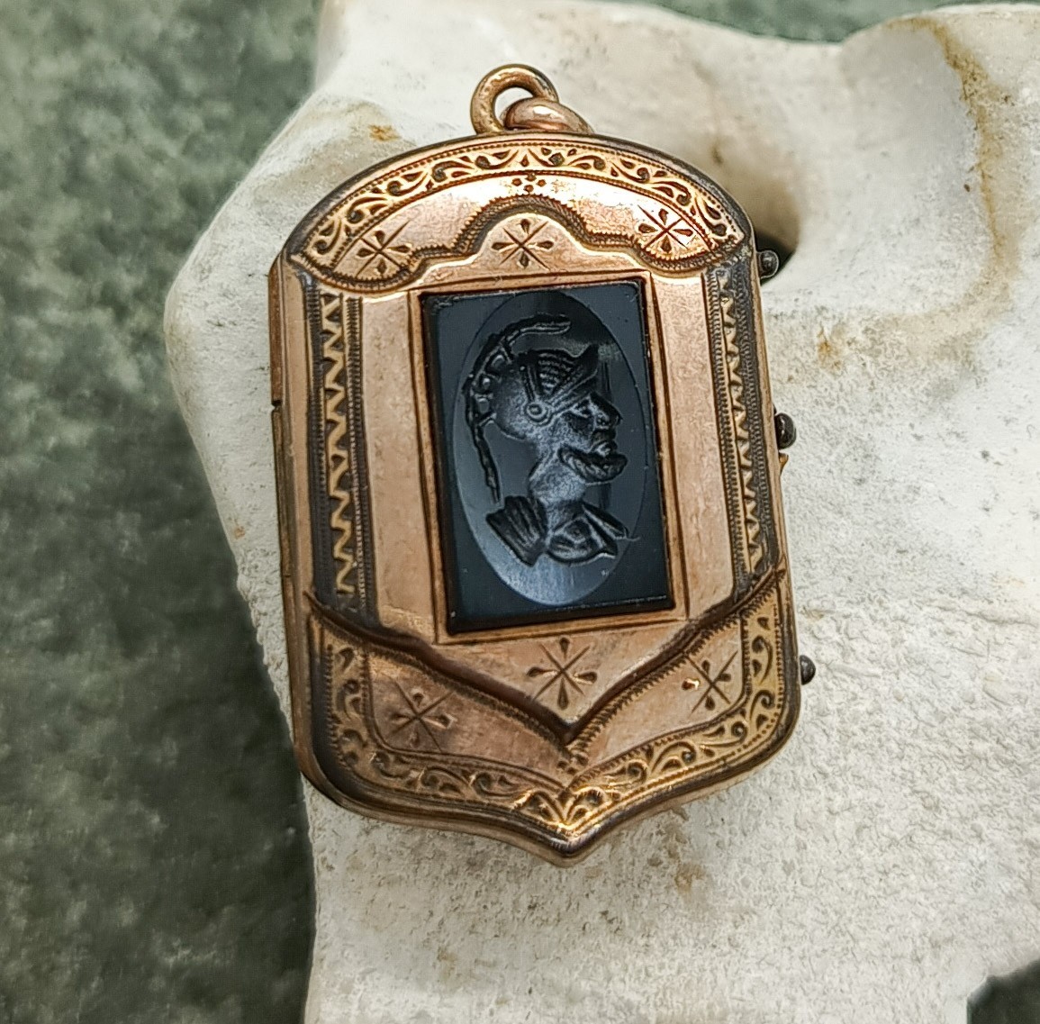 Antique Victorian Era Lockets Antique Georgian/Early Victorian 9ct