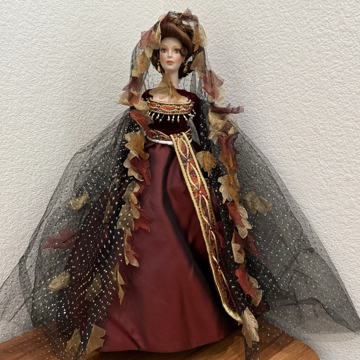 Vintage 1995 FM Bob Mackie's Legendary Beauties 