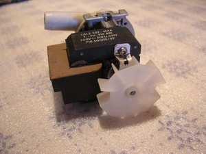 Miele Ablaufpumpe Laugenpumpe  2AL2 302-4MA -- 60 Watt -- T-Nr. 910.30000/09