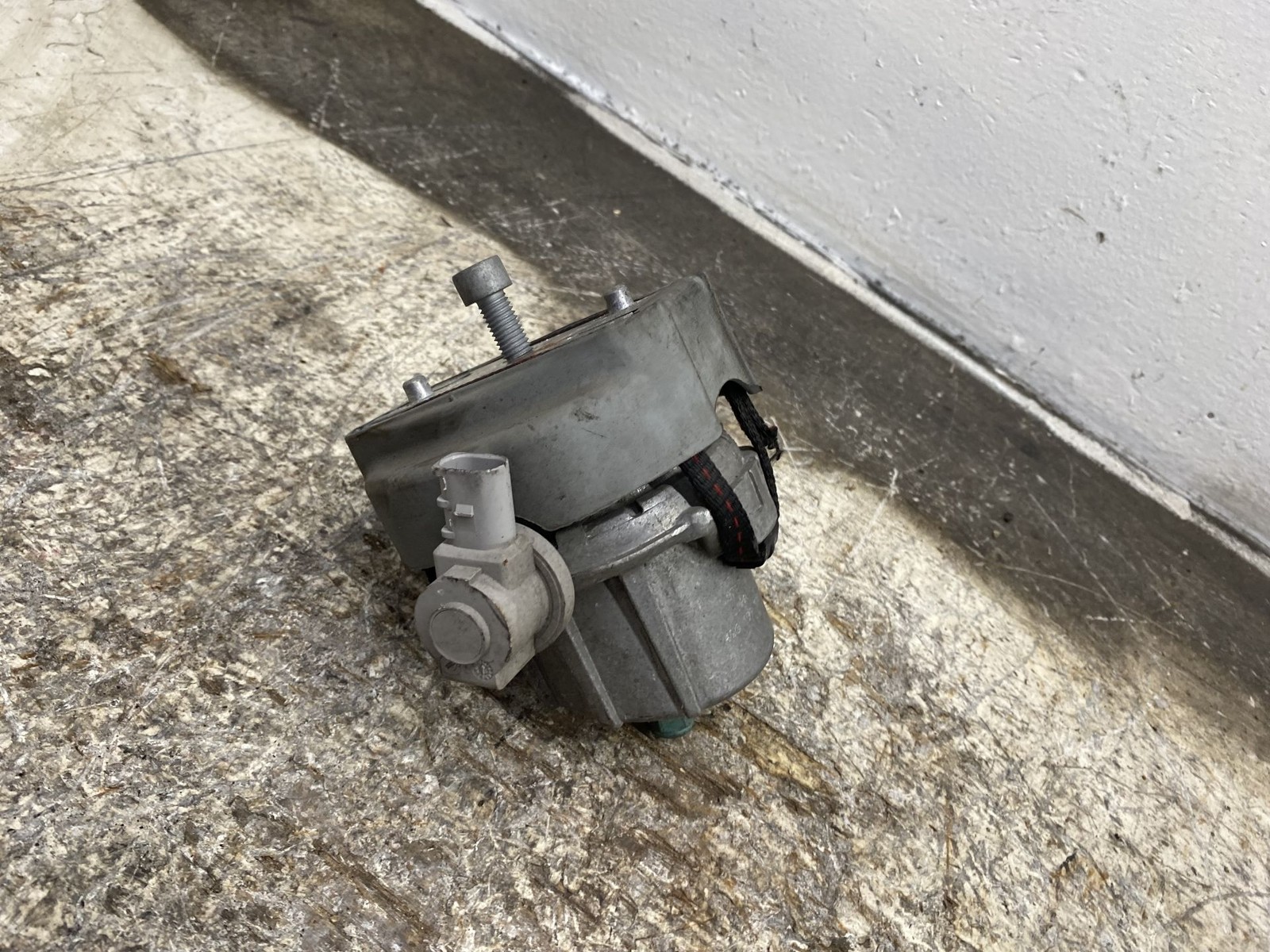 Bentley Flying Spur 2013-2018 FRONT+RIGHT Engine mount