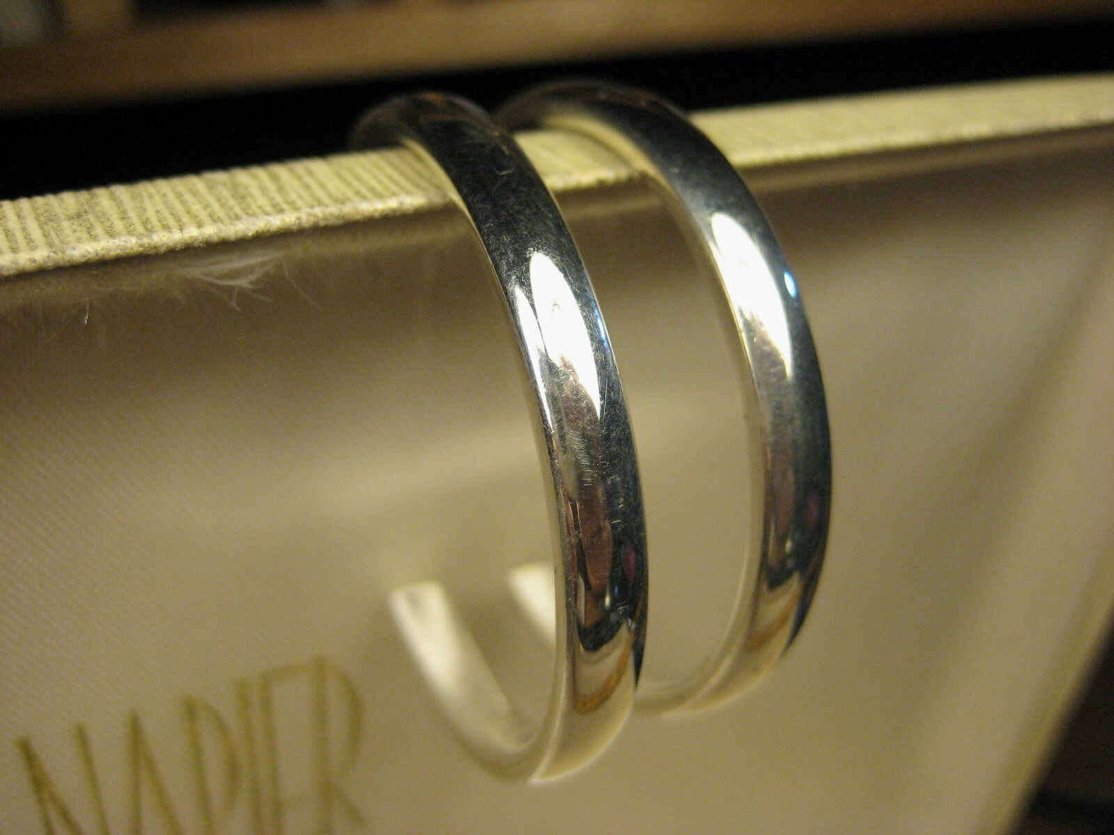 Women's Medium Solid Chic Sterling Silver Polishe… - image 2