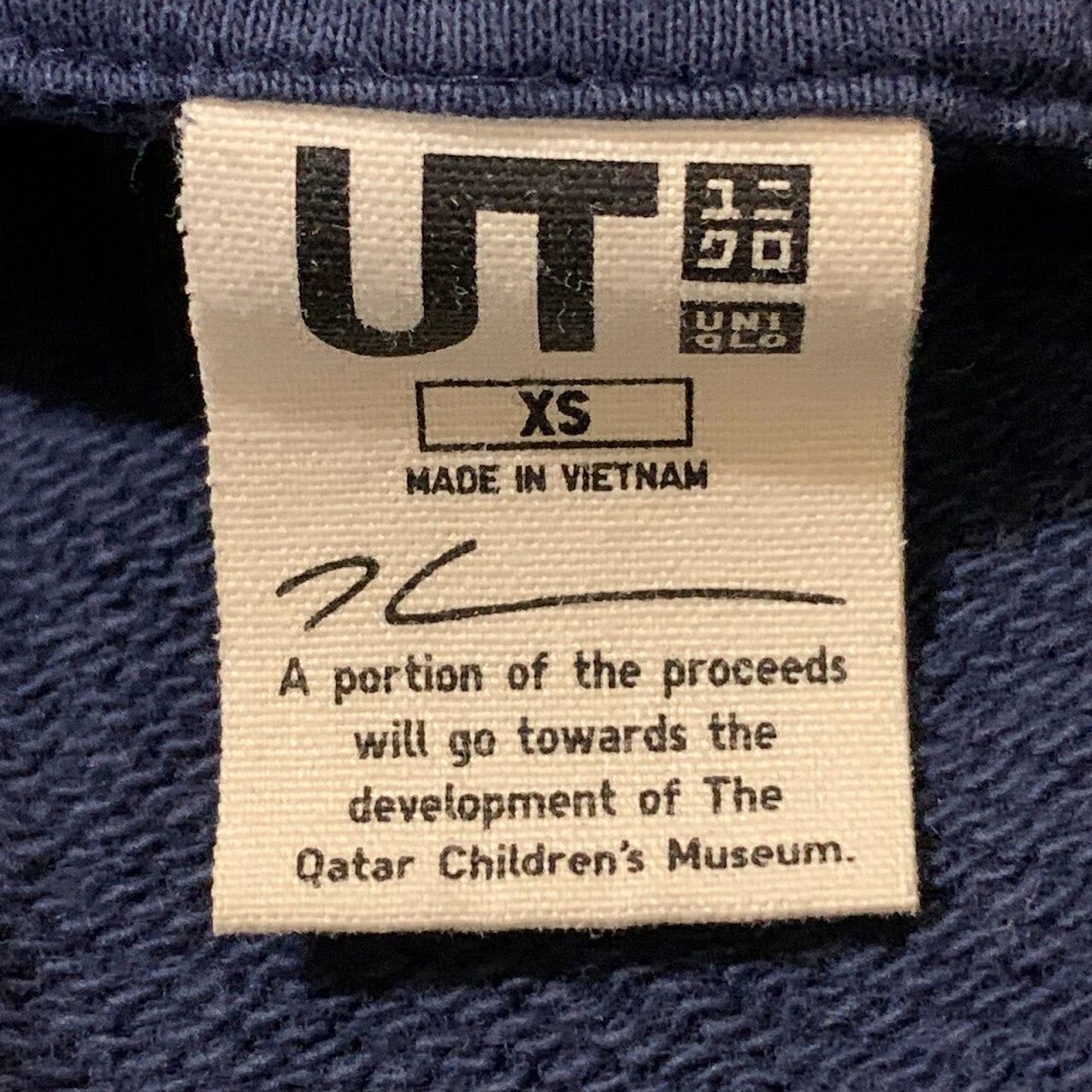 Uniqlo x Jeff Koons Women's Chrome Balloon Rabbit Graphic Sweatshirt Size XS thumbnail 8