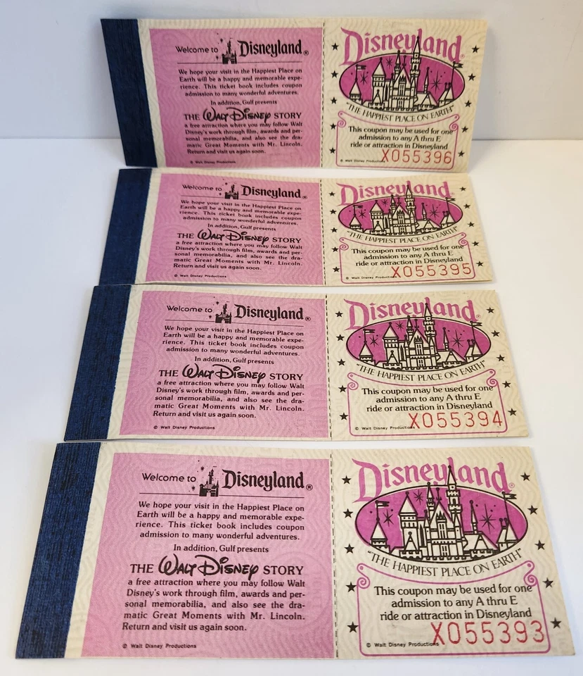 Lote completo de 4 libros de entradas de cortesía de 5 aventuras de Disneyland de colección Foto 2 de 4