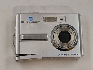 Konica Minolta DiMAGE E 500 5MP Kamera Für Ersatzteile Silber