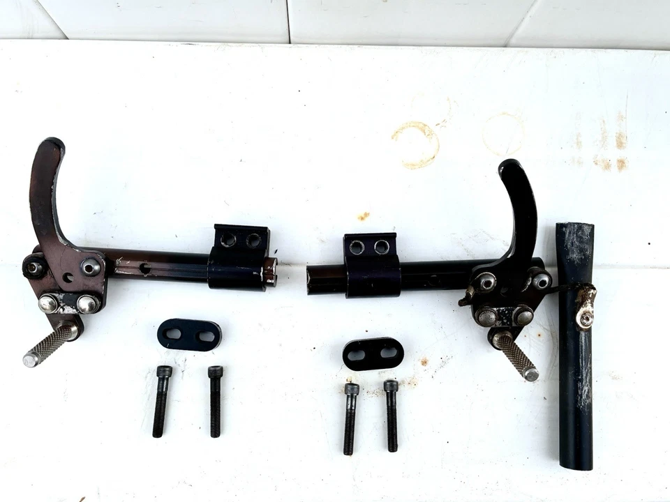 Par - Freno de mano, empuje para bloquear - Silla de ruedas Quickie Iris Foto 2 de 4