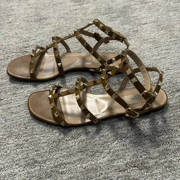 Valentino Rockstud 凉鞋 39 码 二手 — 第 3/4 张图片