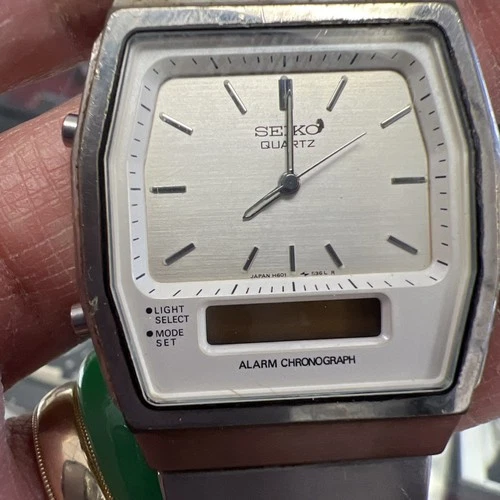 SEIKO ALARM CHRONOGRAPH QUARTZ  H601-5400Vintage(for Part No Working 🙏)
