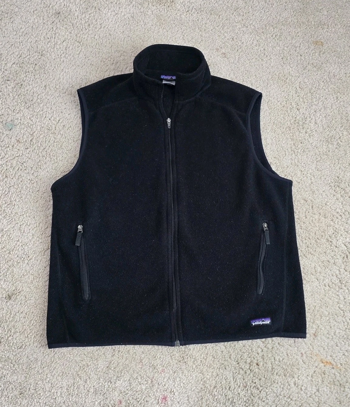 Men's Patagonia Synchilla Vest Black Fleece Full Zip Pockets Hiking Size XL
Opens in a new window or
