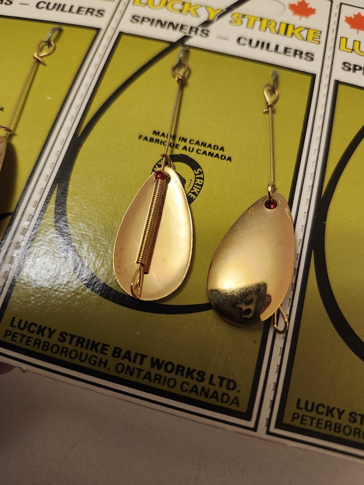 Vintage Lucky Strike Single Gold Dore Spinners on Cards NEW 50's or 60's NEW - Image 7