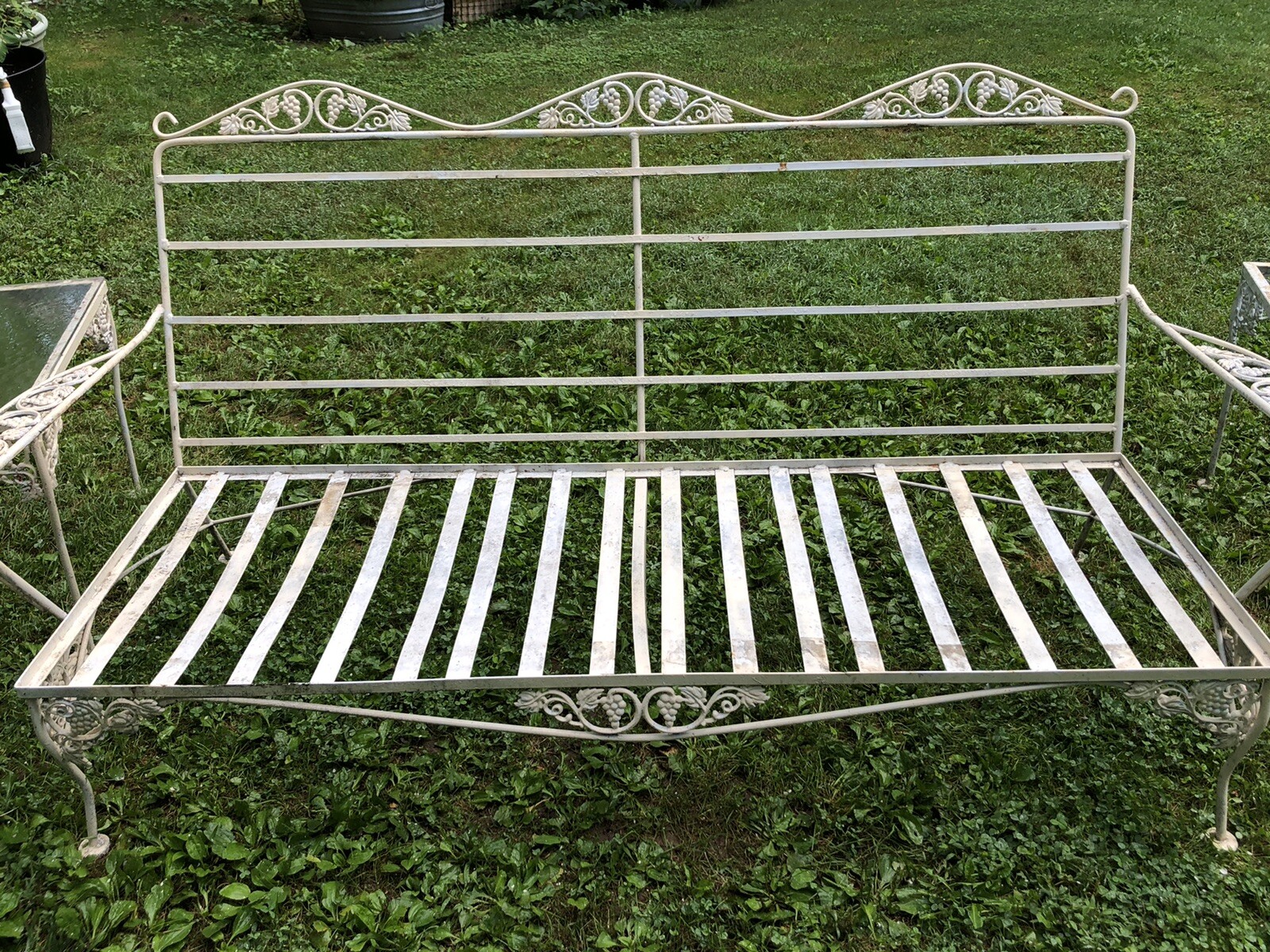 Vintage Woodard Wrought Iron 12 piece Grapes And Vine Outdoor Patio