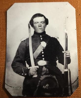 Civil War Union Uniformed Soldier with Musket and Kepi Gloves RP tintype C1173RP