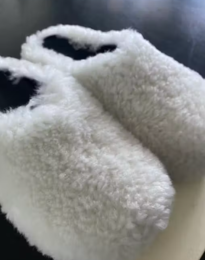 Marni White Shearling Fussbett Sabot size EU 42 / US 9 | eBay display picture 1