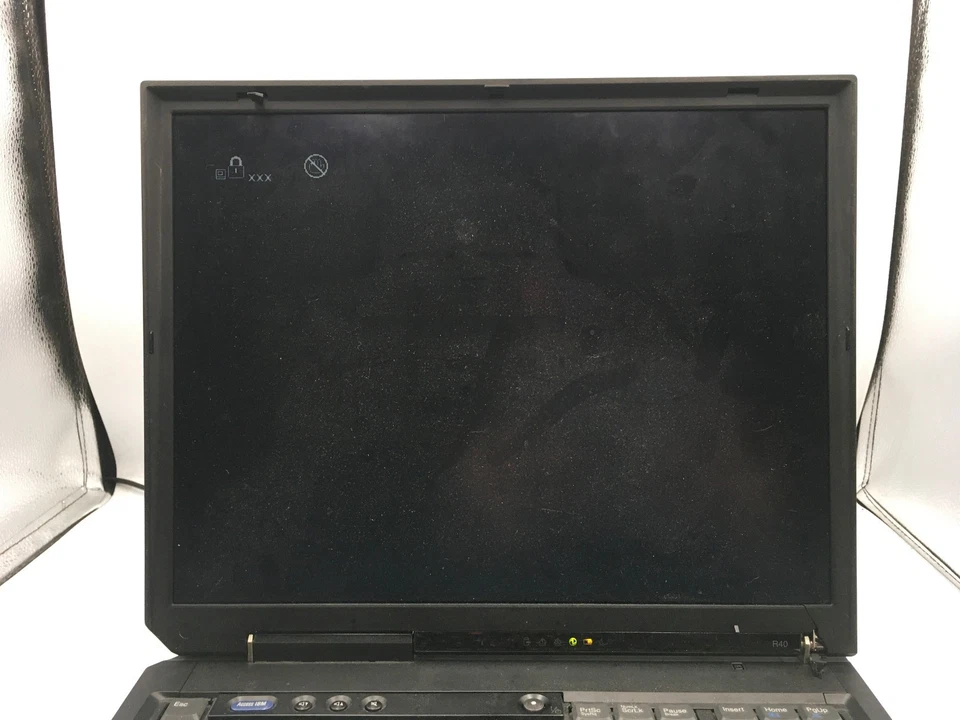IBM THINKPAD R40 - FOR PARTS/LOCKED BIOS - INTEL PENTIUM M - 128MB RAM -READ- BB - Image 2 of 4