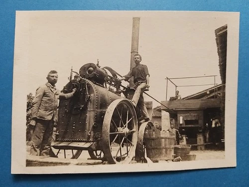 Mezzano (Parma). Antique and Rare Photo Postcard (1914). Threshing in the yard.