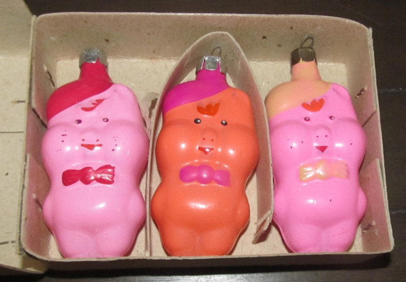 Калининское Three Little Pigs Russian Glass Ornaments Hand Painted Pink Orange
