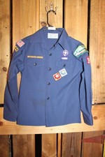 Boy Scouts of America BSA Youth Shirt Medium Cub Blue SEWN on patches