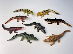 Lot of 8 Crocodile Crocs PV Play Vision Animal Figure 1996 Miniature Collectable