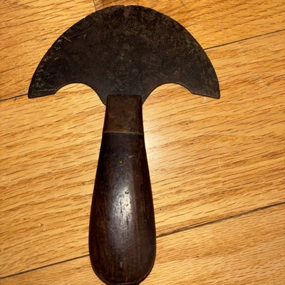 Antique C.S. Osborne Leather Round Knife Head Knife 