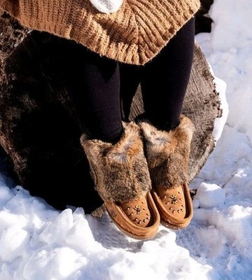 Laurentian Chief Mukluks Fur Trim Fleece Lined Beaded Boots 8'' Size 9 Very Nice!