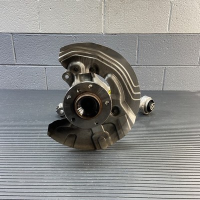 2013-2015 BMW X1 E84 RWD Front Right Spindle Knuckle Hub 68K Miles OEM *NOTE*