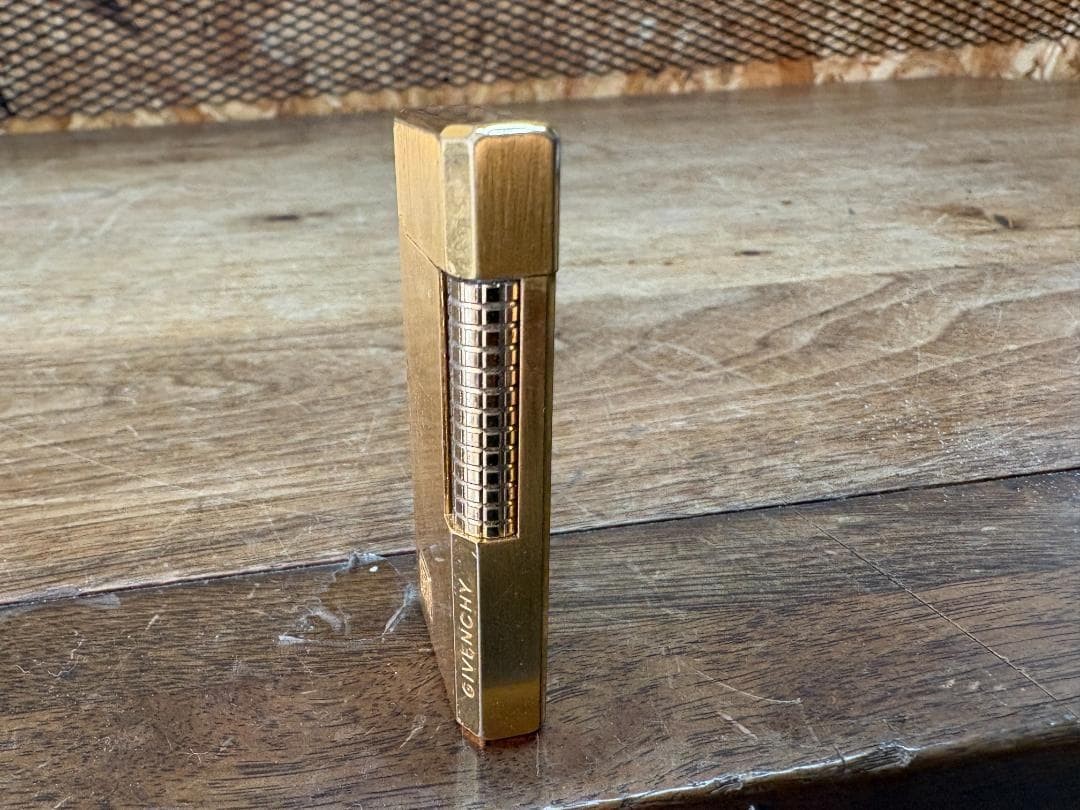 Givenchy Gold Lighter 2000 Used Collectible New Condition thumbnail 3