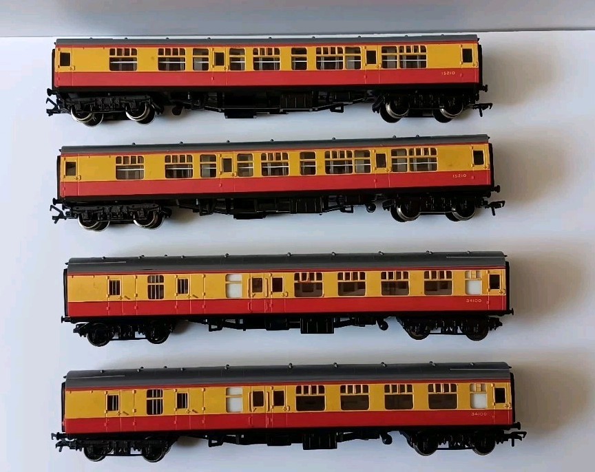 Hornby Railways Collector Guide - Model - B.R. Mk.4 Tourist Open Coach