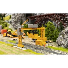 FALLER Aktions-Set Max Bögl Containerkran