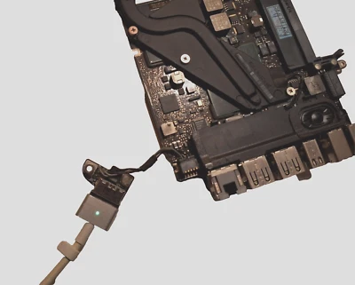 Carte Mère HS 100% Originale Apple Macbook Pro A1286 2008 820-2330-A LogicBoard - Photo 1/4