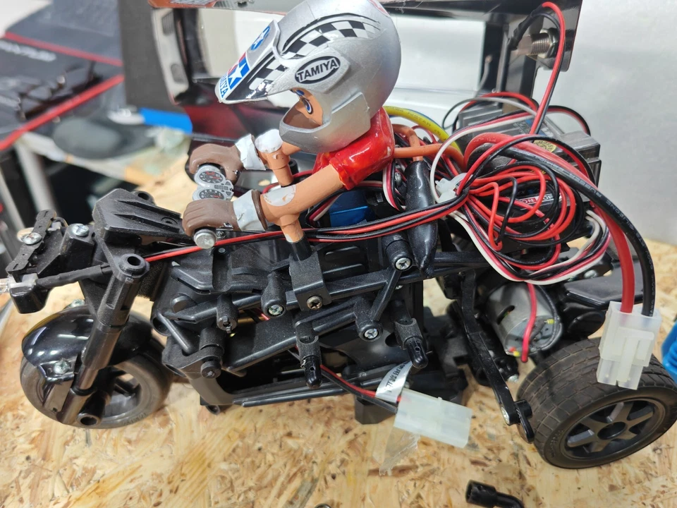 Tamiya 1/8 Star Unit Triple Boy Series No.07 Dual Rider COMPLETO DI TUTTO - Immagine 3 di 3