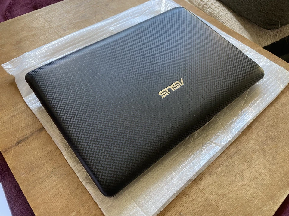 ASUS Eee PC 1001P Netbook Laptop - Excellent Condition - Image 2 of 4