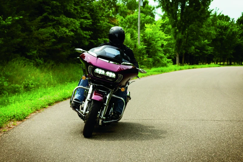 Acentos de ventilación de faros de malla Kuryakyn cromados para Harley Davidson Road Glide Foto 4 de 4