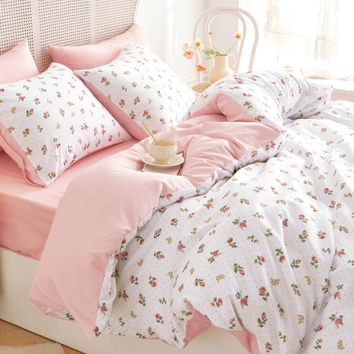 - Floral Comforter Set, Coquette Cottagecore Aesthetic Cute Flower Rose Pattern  - Picture 4 of 7