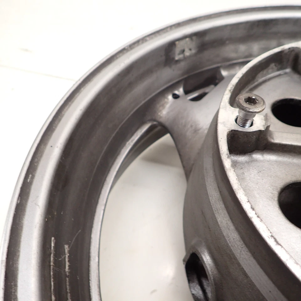 Llanta trasera Honda ST1300 st 1300 03-18 sin abs Foto 3 de 4