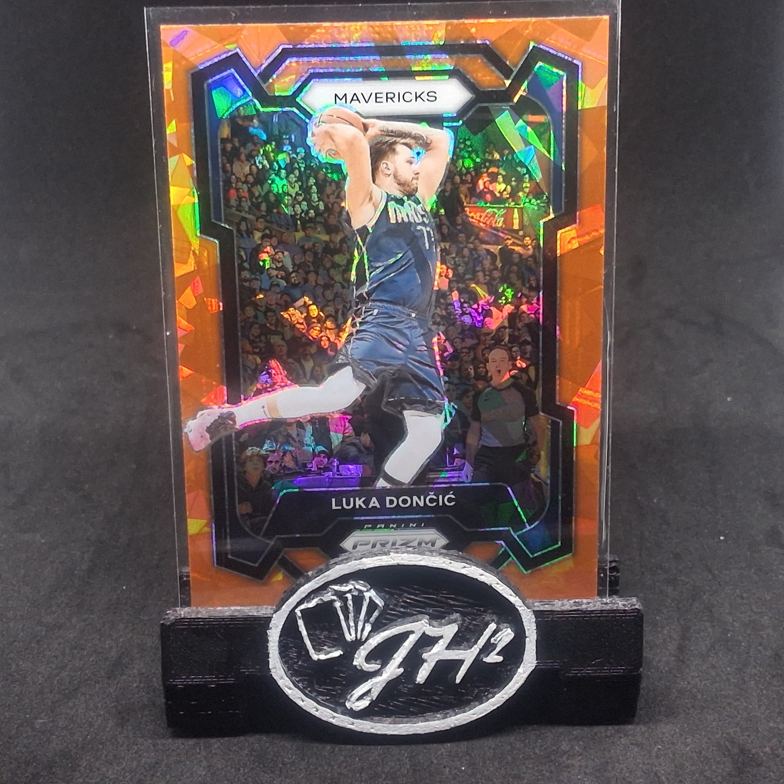 LUKA DONCIC 2023-24 Panini Prizm ORANGE CRACKED ICE #110 DALLAS MAVERICKS A-1-2