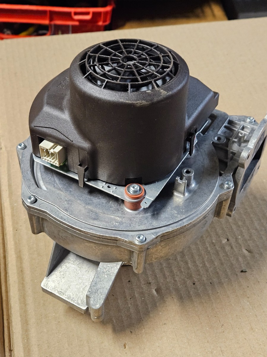 Viessmann 7831460 Radial Fan RG148 – OEM Combustion Blower