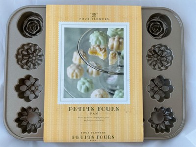 Williams Sonoma Nordic Ware FOUR FLOWERS 2005 PETITS FOURS Cake PAN Brand New