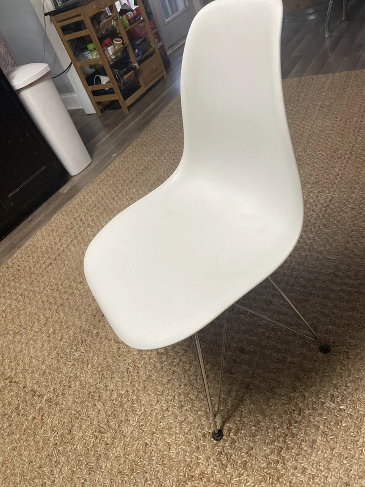 LeisureMod Dover современный пластиковый обеденный боковой стул с металлическими ножками 2 новый 6 б/у - Изображение 4 из 4