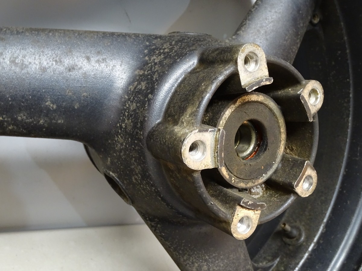 1990 Kawasaki Ninja ZX7 ZX750 Rear Wheel Rim | eBay